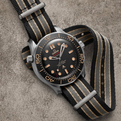 Seamaster Diver 300M 007 Edition + FREE Extra NATO Strap